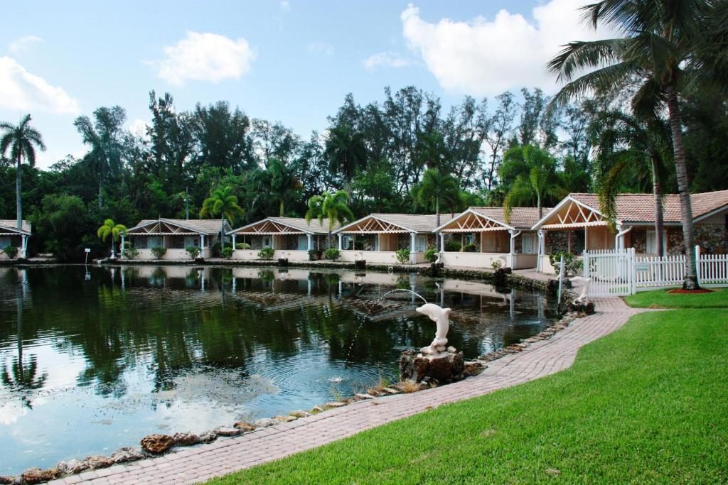 Hotel Rock Lake Not Open Due To Hurricane Damages Fort Myers Exteriér fotografie