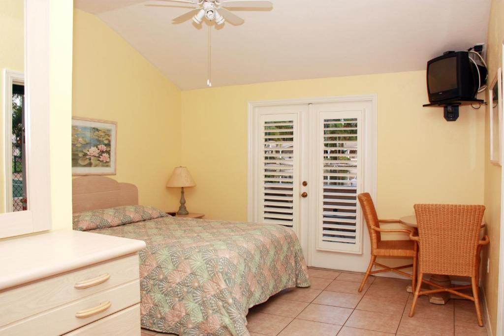 Hotel Rock Lake Not Open Due To Hurricane Damages Fort Myers Pokoj fotografie