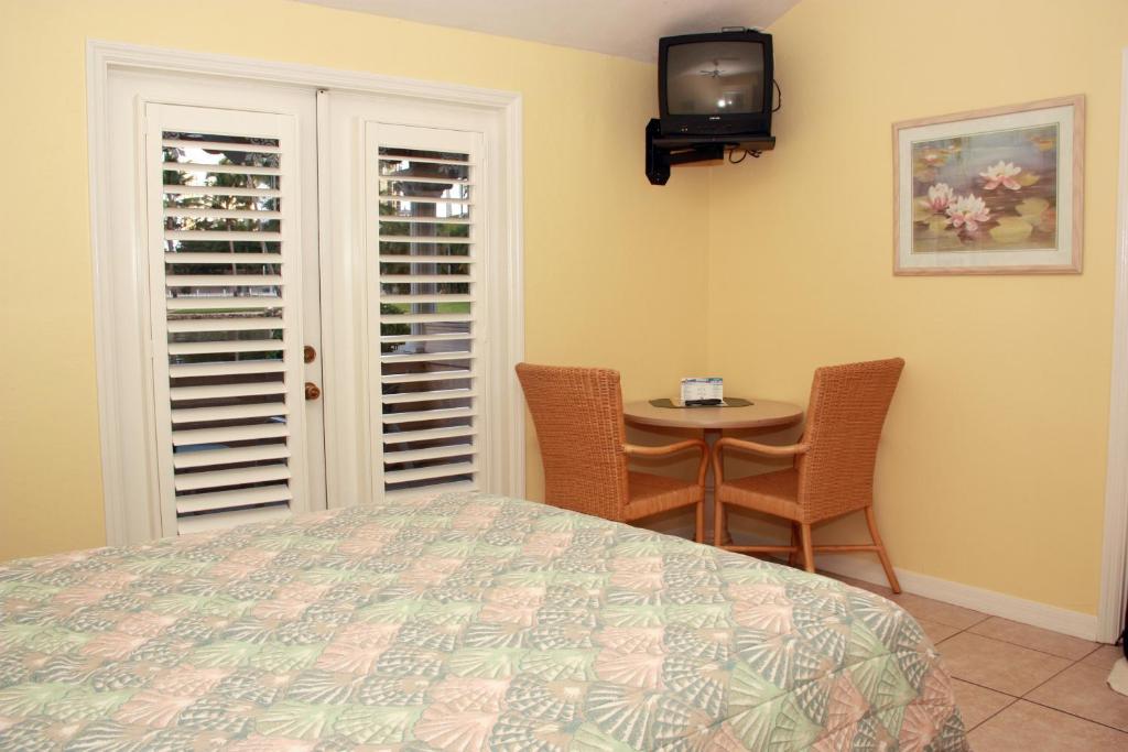 Hotel Rock Lake Not Open Due To Hurricane Damages Fort Myers Pokoj fotografie