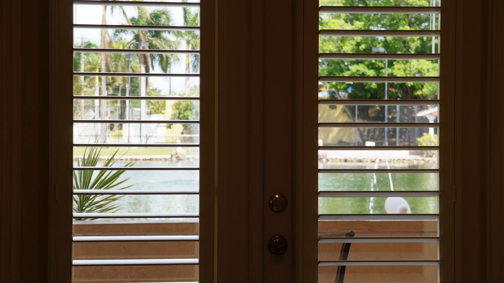 Hotel Rock Lake Not Open Due To Hurricane Damages Fort Myers Exteriér fotografie